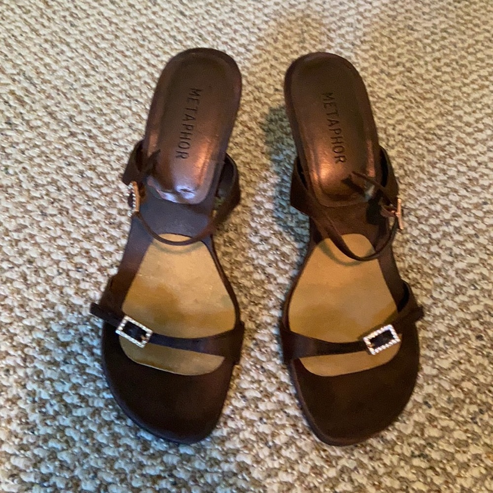 Women’s heel shoes size 8.5